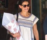Katie Holmes : Fraîche et estivale à New York, sans Suri, elle rayonne !