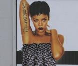 Rihanna, jugée trop provoc' : Les Irlandais la rhabillent