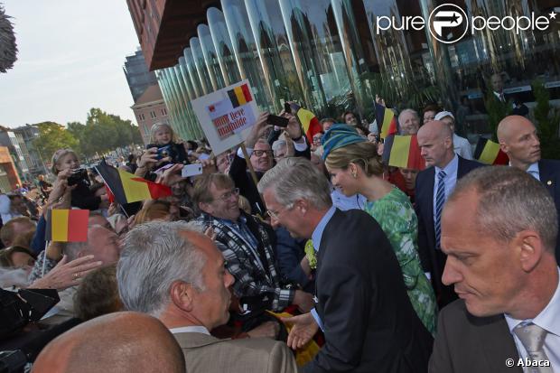 CASA REAL BELGA - Página 47 1254673-king-philippe-and-queen-mathilde-visit-620x0-1