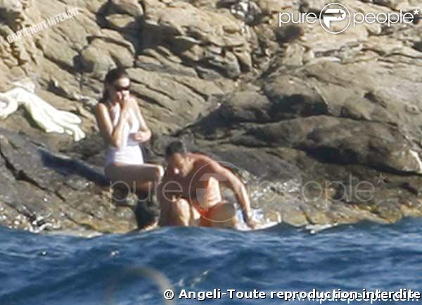 Carla et Nicolas Sarkozy : pause baignade