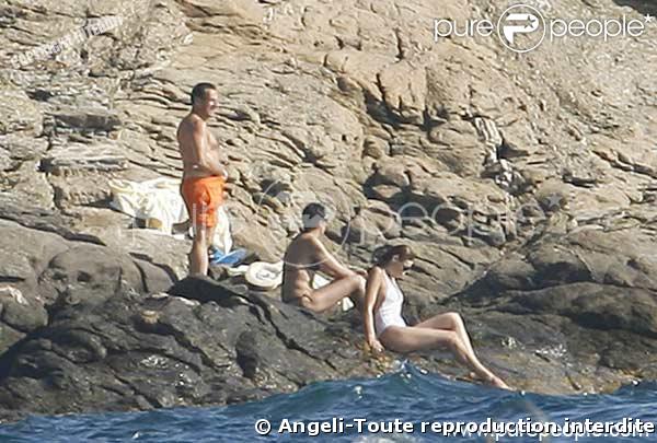 Carla et Nicolas Sarkozy : pause baignade