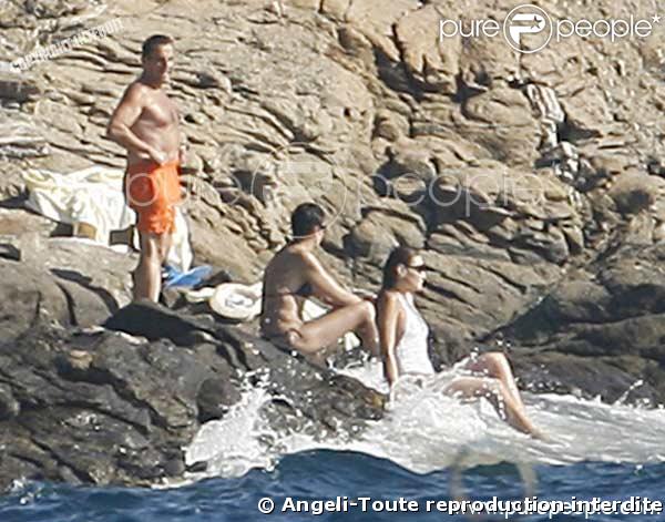 Carla et Nicolas Sarkozy : pause baignade