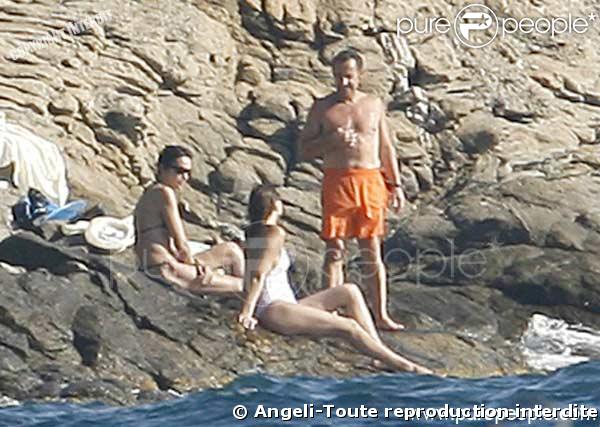 Carla et Nicolas Sarkozy : pause baignade
