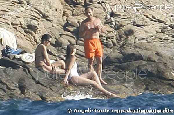 Carla et Nicolas Sarkozy : pause baignade