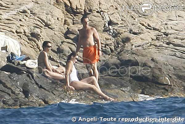 Carla et Nicolas Sarkozy : pause baignade
