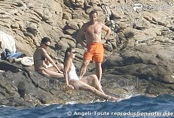 Carla et Nicolas Sarkozy : pause baignade