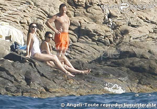 Carla et Nicolas Sarkozy : pause baignade