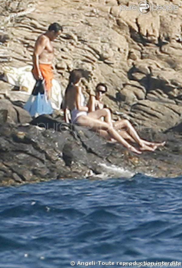 Carla et Nicolas Sarkozy : pause baignade