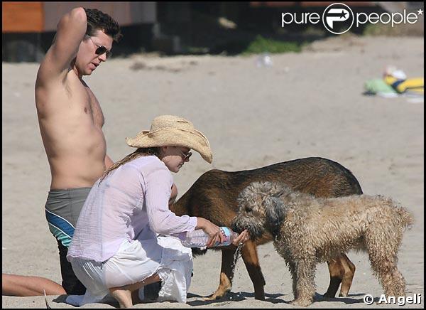Hayes MacArthur, Ali Larter, Woofy et Paf