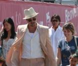 Brad Pitt quitte le Festival de Venise avec ses deux fils, le 28/08/08