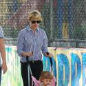 PHOTOS : Michelle Williams surveille sa fille Matilda... de près !