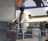 Rihanna arrive à Paris