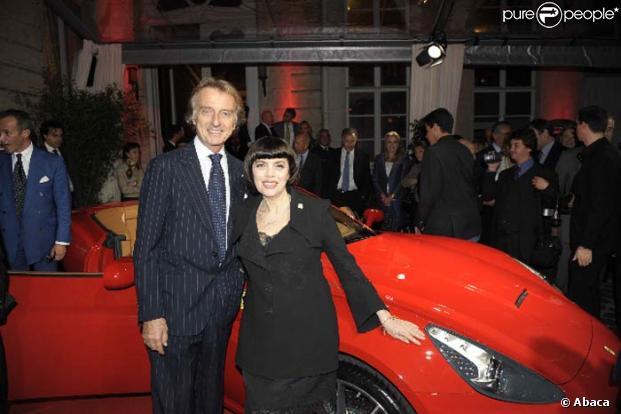 Mireille Mathieu inaugure la nouvelle Ferrari, le 1/10/08