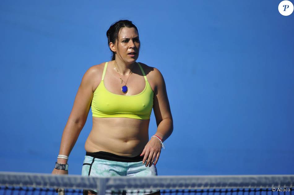 http://static1.purepeople.com/articles/4/16/61/44/@/1951699-marion-bartoli-a-l-entrainement-avant-950x0-1.jpg