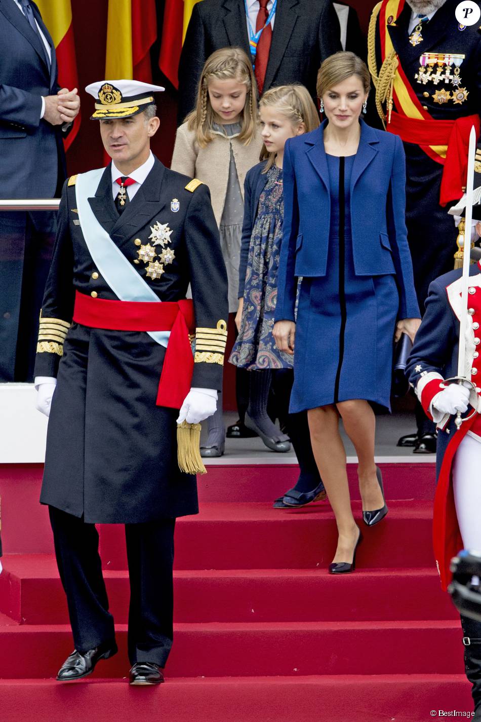 AGENDA DE SM. REYES FELIPE y LETIZIA  - Página 89 1961915-la-reine-letizia-et-le-roi-felipe-vi-950x0-2