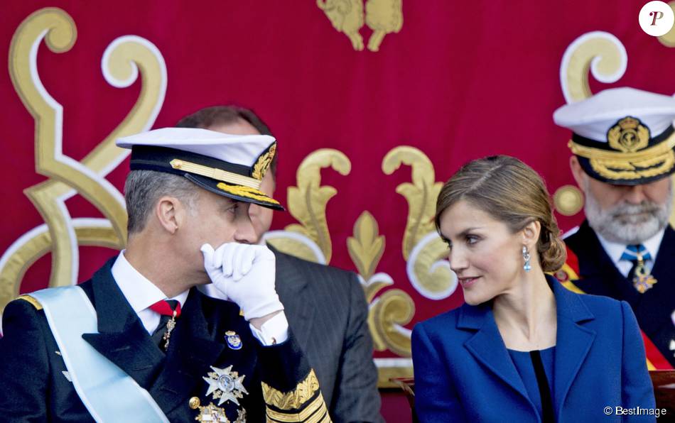 AGENDA DE SM. REYES FELIPE y LETIZIA  - Página 89 1962057-la-reine-letizia-et-le-roi-felipe-vi-950x0-2