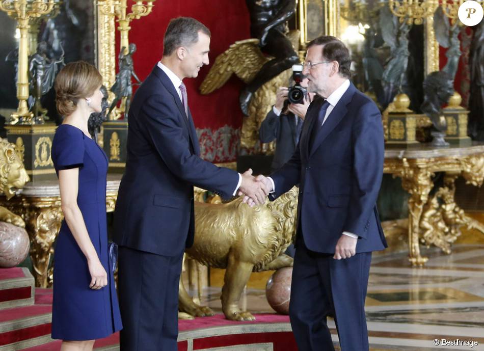 AGENDA DE SM. REYES FELIPE y LETIZIA  - Página 89 1962072-le-roi-felipe-vi-et-la-reine-letizia-950x0-2