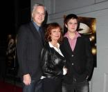 Tim Robbins et son épouse Susan Sarandon, avec leur fils Miles