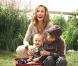 PHOTOS : Kim Raver, pause tendresse avec les hommes de sa vie !