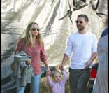 Tobey Maguire achète ses citrouilles en famille