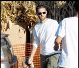 Tobey Maguire achète ses citrouilles en famille