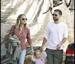 Tobey Maguire achète ses citrouilles en famille