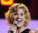 Les stars chantent Edith Piaf pour Plus de vie : Michèle Laroque