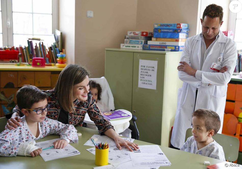 AGENDA PERSONAL DE LA REINA LETIZIA  (2da parte-Año 2016) - Página 9 2083060-letizia-d-espagne-a-madrid-le-22-fevrie-950x0-2