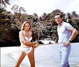 Ursula Andress avec Sean Connery dans Dr. No