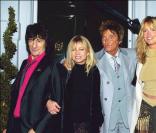 Rod Stewart et Ronnie Wood et leurs epouses en 2000