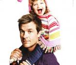 Jason Bateman et sa fille Francesca Anka posent pour GAP
