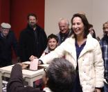Ségolène Royal vote lors du premier tour de l'élection au poste de Premier Secrétaire du PS