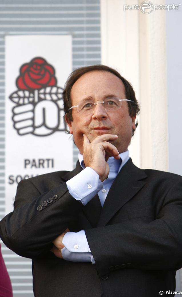 François Hollande, actuel Premier Secrétaire du PS, doit trouver un compromis entre els deux parties