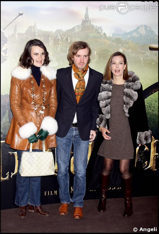 Carole Bouquet, Armelle et le réalisateur Nicolas Barry à la premiere du film ' Les Enfants de Timpelbach'