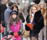 America Ferrera (Betty) et Becki Newton (Amanda) sur le tournage d'Ugly Betty