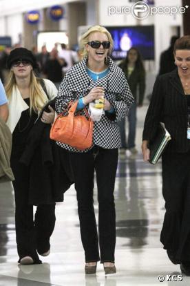 Britney Spears quittant l'aéroport de Los Angeles, le 11/12/08
