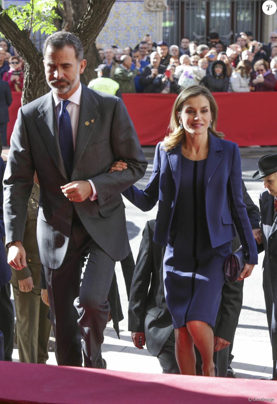 AGENDA DE SM. REYES FELIPE y LETIZIA  - Página 46 2852228-le-roi-felipe-vi-et-la-reine-letizia-d-e-950x0-1