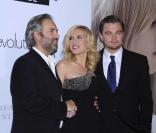 Kate Winslet, entre son mari Sam Mendes et Leonardo DiCaprio