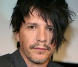 Nicola Sirkis va devoir se partager entre son bébé et... son bébé !