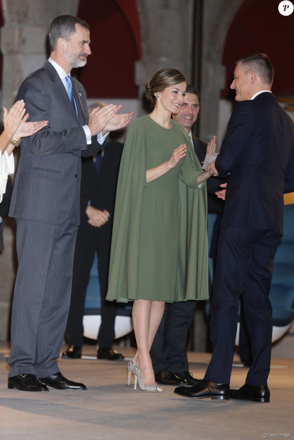 AGENDA DE SM. REYES FELIPE y LETIZIA  - Página 88 3040235-le-roi-felipe-vi-et-la-reine-letizia-d-e-950x0-1