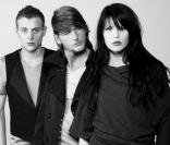 Nathalie de Secret Story 2 et son groupe, dont son ex, Fabrice (celui aux cheveux longs)  