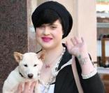 Kelly Osbourne a le look !