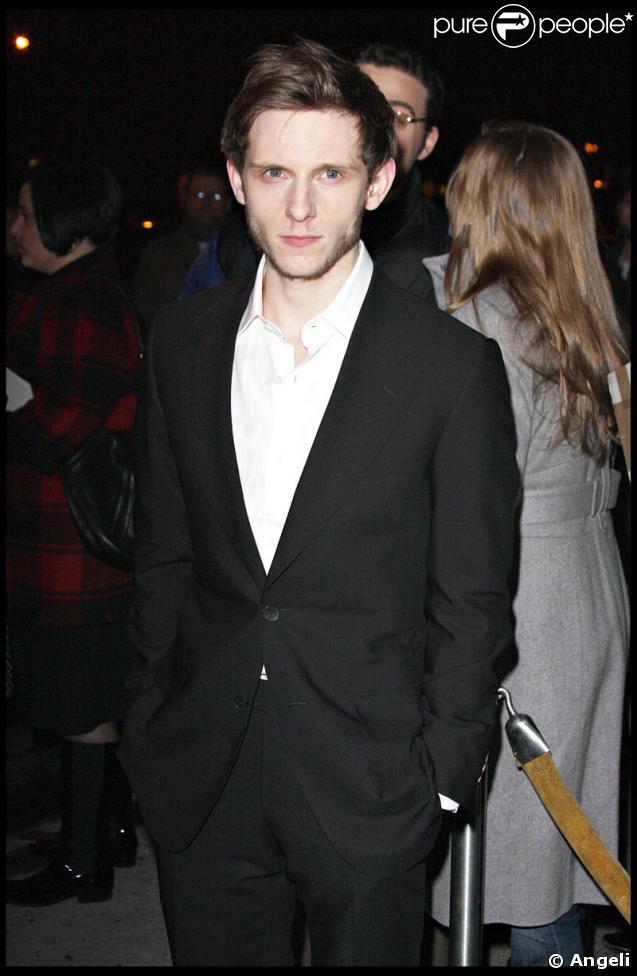 Jamie Bell à la Première new-yorkaise des Insurgés au Sunshine Theatre