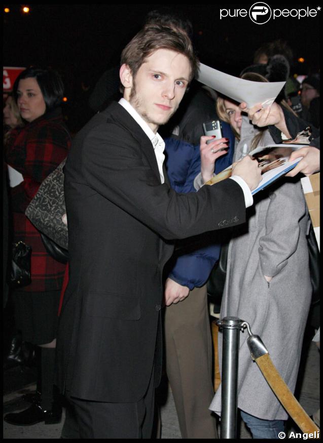 Jamie Bell à la Première new-yorkaise des Insurgés au Sunshine Theatre