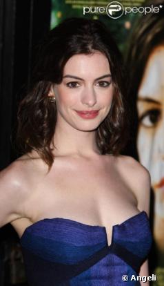 Anne Hathaway, de nouveau très amoureuse