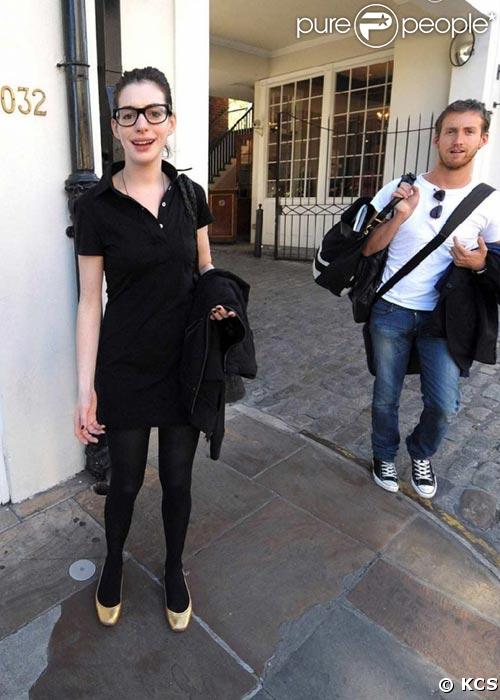 Anne Hathaway et son boyfriend Adam 