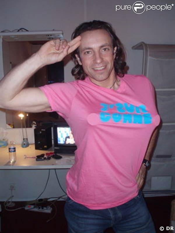 Philippe Candeloro porte le T-shirt 