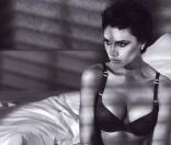 Victoria Beckham pour Amani Underwear, simplement sublime.
