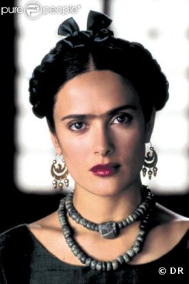 En 2003, la comédienne mexicaine a gardé ses sourcils suffisamment touffus pour qu'on puisse les accentuer durant le tournage de Frida.