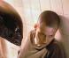 Sigourney Weaver avait tout rasé pour Alien 3 (1992), ça ne rigole pas dans le milieu carcéral intergalactique ! A la ville, la comédienne devait porter une perruque car sa nouvelle coupe ne plaisait pas à sa fille. 